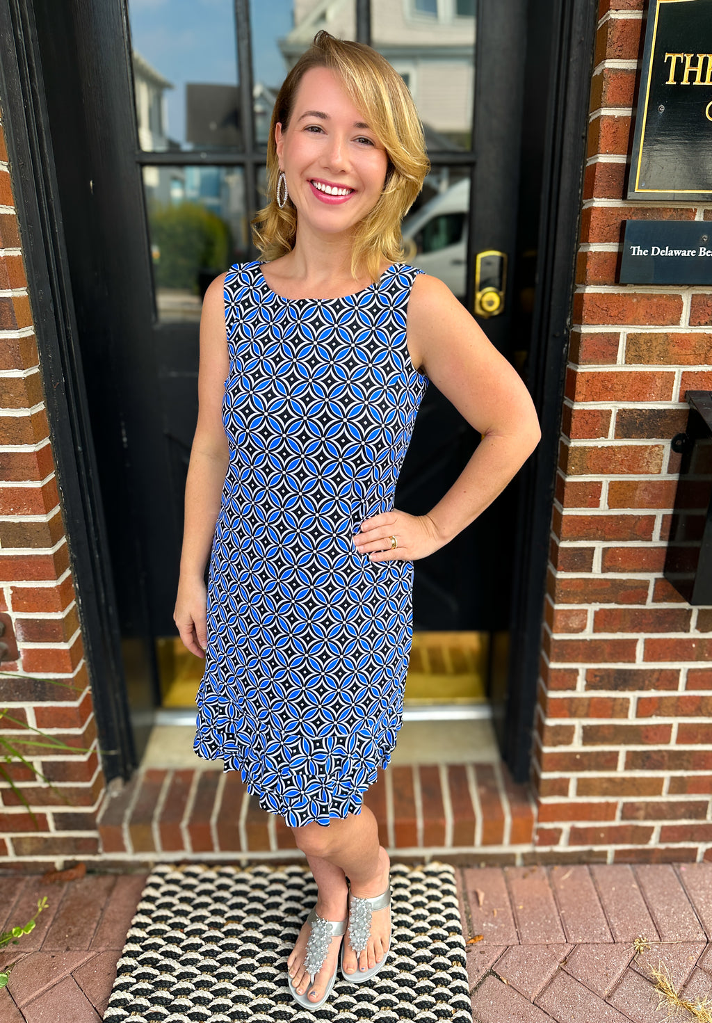 Lulu B - Sleeveless Ruffle Bottom Dress Navy Palm