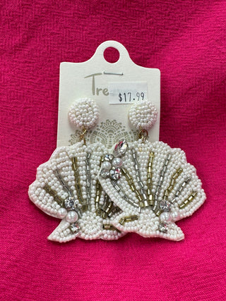 Shell white earrings