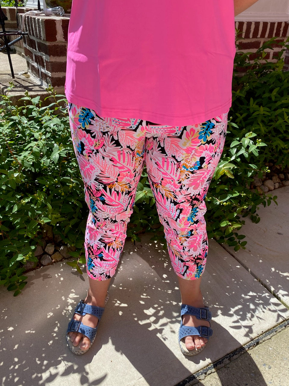 Lulu B Tropical Hot Pink Capris – Blooming Boutique