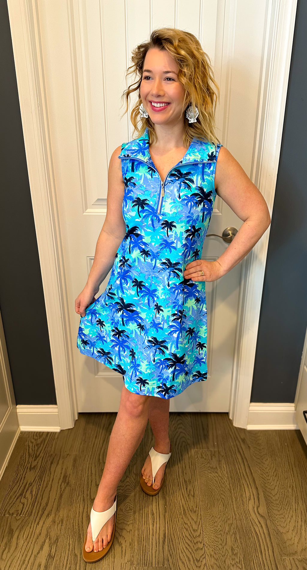Lulu B - Sleeveless Keyhole Dress Navy Palm main image 0