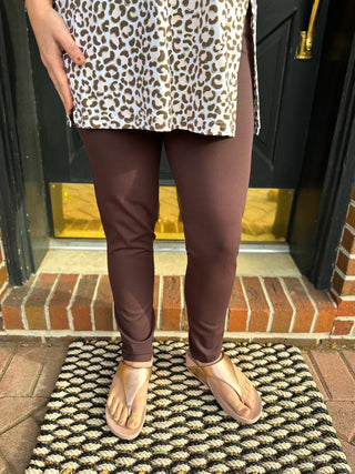 Lulu B Chocolate Brown Classic Capri Leggings