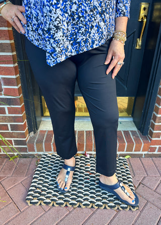 Lulu B Black Secret Pocket Capri Leggings