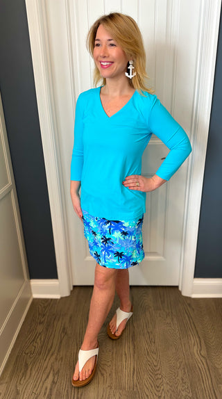 Lulu B Clear Turquoise V-Neck Top