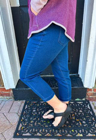 Lulu B Dark Pull-On Stretch Jean Capris