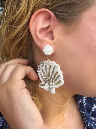 Shell white earrings