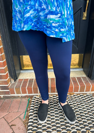 Lulu B Navy Classic Capri Leggings