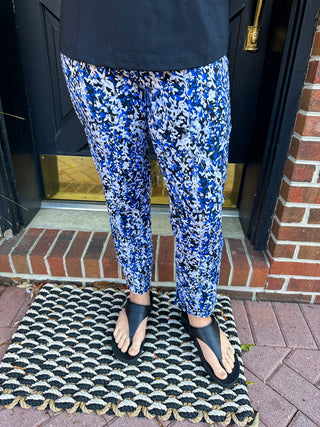 Lulu B Navy and Sand Vine Secret Pocket Capri Legging