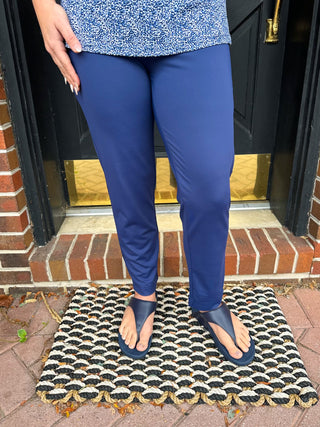 Lulu B Navy Secret Pocket Capri Leggings