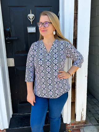 Lulu B Black and Pink Flower V-Neck 3/4 Sleeve Top