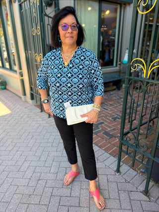 Lulu B Black and Turquoise Shells V-Neck 3/4 Sleeve Top