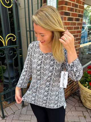 Lulu B Black Chevron Crew Neck 3/4 Sleeve Top