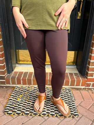 Lulu B Chocolate Brown Classic Capri Leggings