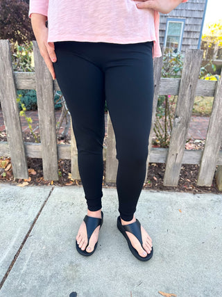 Lulu B Black Island Leggings