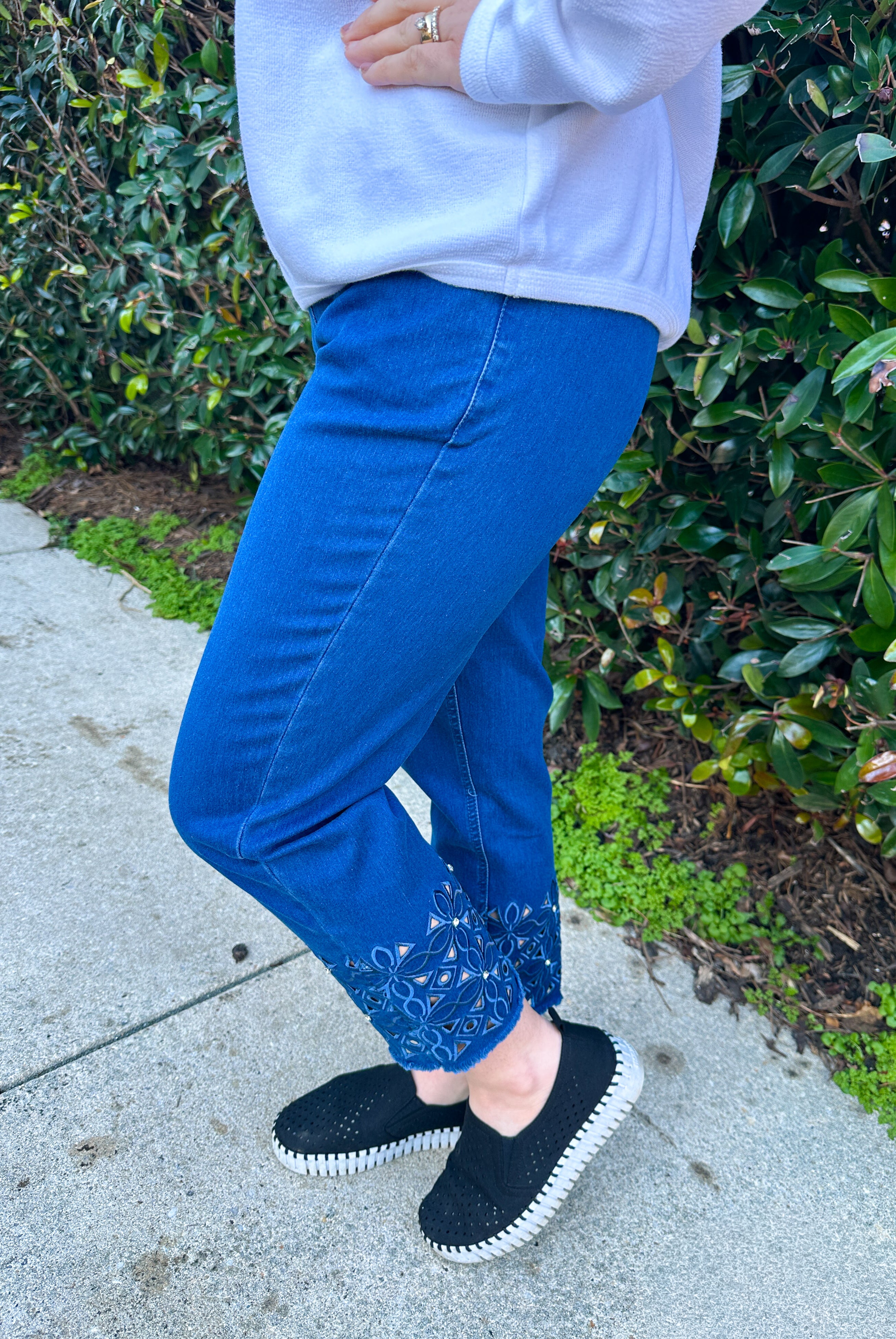 Lulu B Jeans – Blooming Boutique