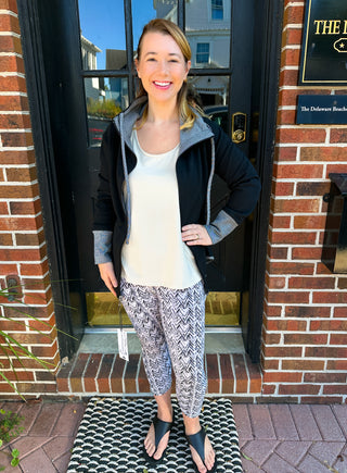 Lulu B Black Chevron Capri Legging