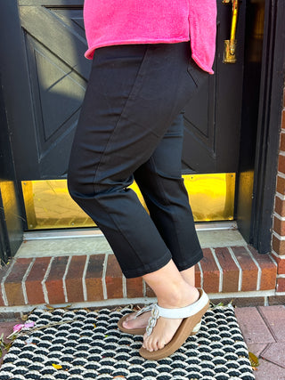 Lulu B Pull-On Stretch Black Jean Capris