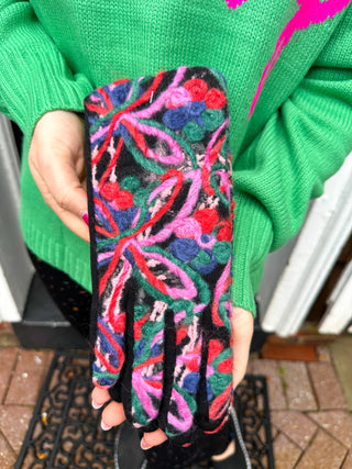 Fleece Floral Gloves Black Fuchsia