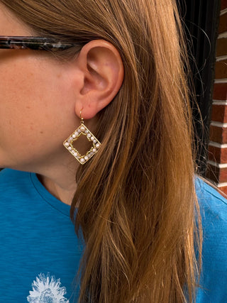 Gold and White Pearl Beaded Earring