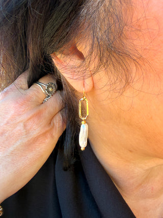 Gold Link and Pearl Drop Earring