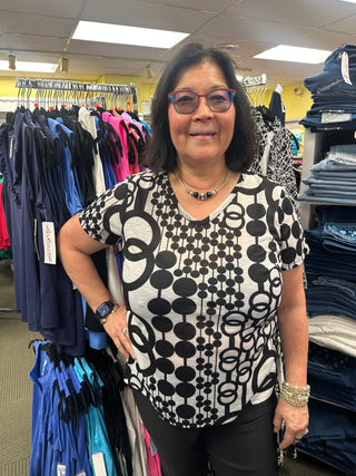 Tango Mango Black & White Abstract Geometric V-Neck Top