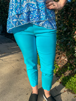 Lulu B Bangladine Clear Turquoise Scallop Capri