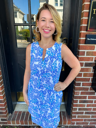 Lulu B White and Blue Coral Sleeveless Keyhole Top