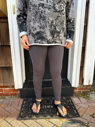 Lulu B Grey Island Leggings