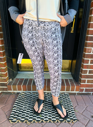 Lulu B Black Chevron Capri Legging