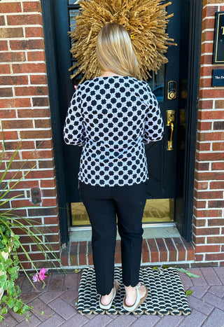 Lulu B Black and White Knots V-Neck 3/4 Sleeve Top