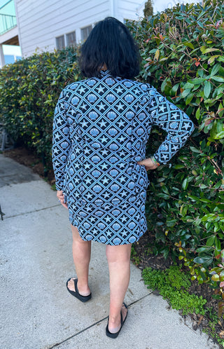 Lulu B Black and Turquoise Shells Zip Jacket