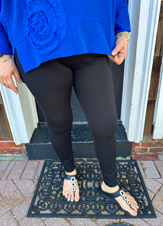 Lulu B Black Island Leggings