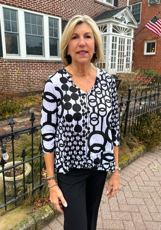 Tango Mango Black & White Abstract Geometric Print V-Neck Tulip Hem Top