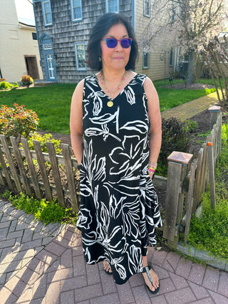 Tango Mango Black Flower Midi Dress