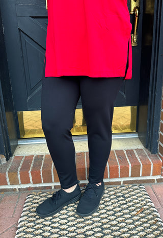 Lulu B Black Classic Capri Leggings