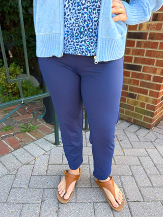 Lulu B Navy Secret Pocket Capri Leggings