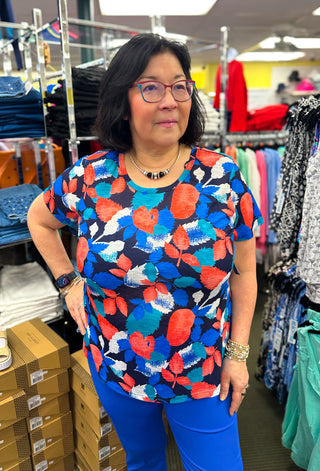 Vibrant Tango Mango Sapphire Sunset Scoop Neck Tee