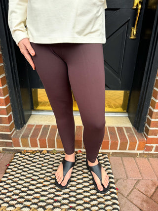 Lulu B Chocolate Brown Classic Capri Leggings