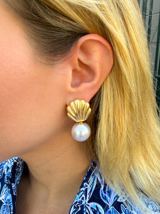 Shell & Pearl Earrings Gold