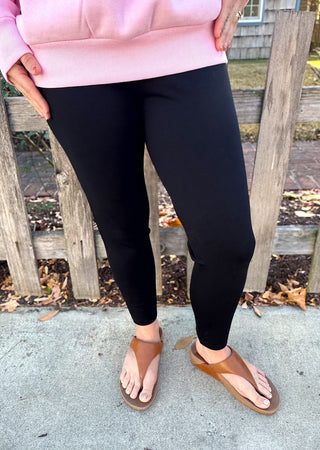 Lulu B Black Classic Capri Leggings