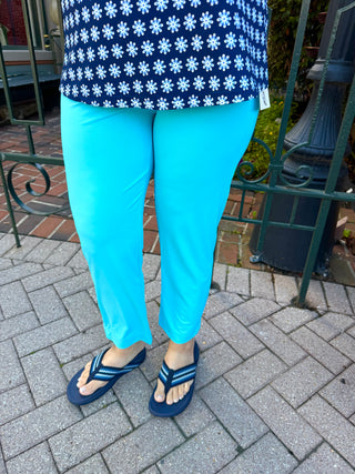 Lulu B Clear Turquoise Secret Pocket Capri Leggings