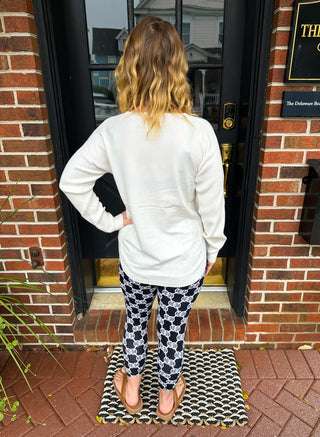 Lulu B Black and White Medallions Print Legging