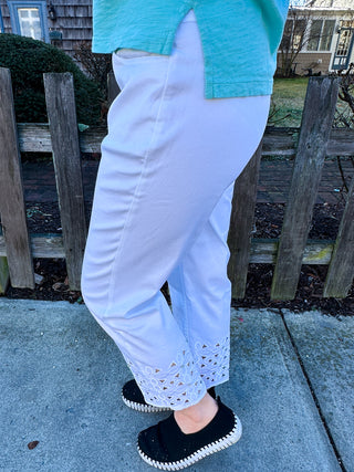 Lulu B White Denim Sparkle Flower Capri