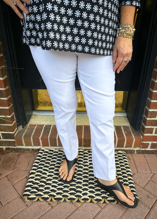 Bangladine by Lulu B White Pull-On Ankle Pant