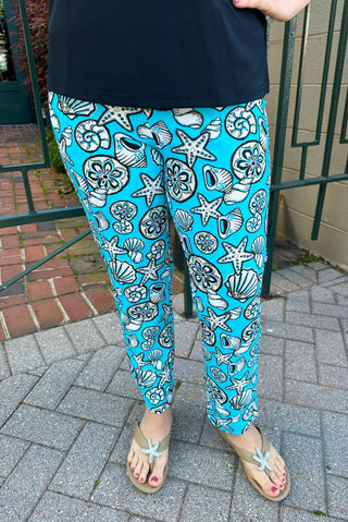 Lulu B Clear Turquoise Shells Secret Pocket Capri Leggings