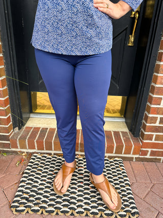 Lulu B Navy Secret Pocket Capri Leggings