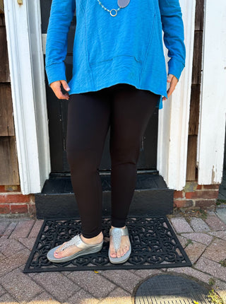 Lulu B Black Island Leggings