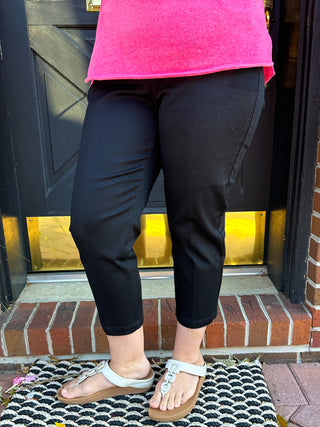 Lulu B Pull-On Stretch Black Jean Capris