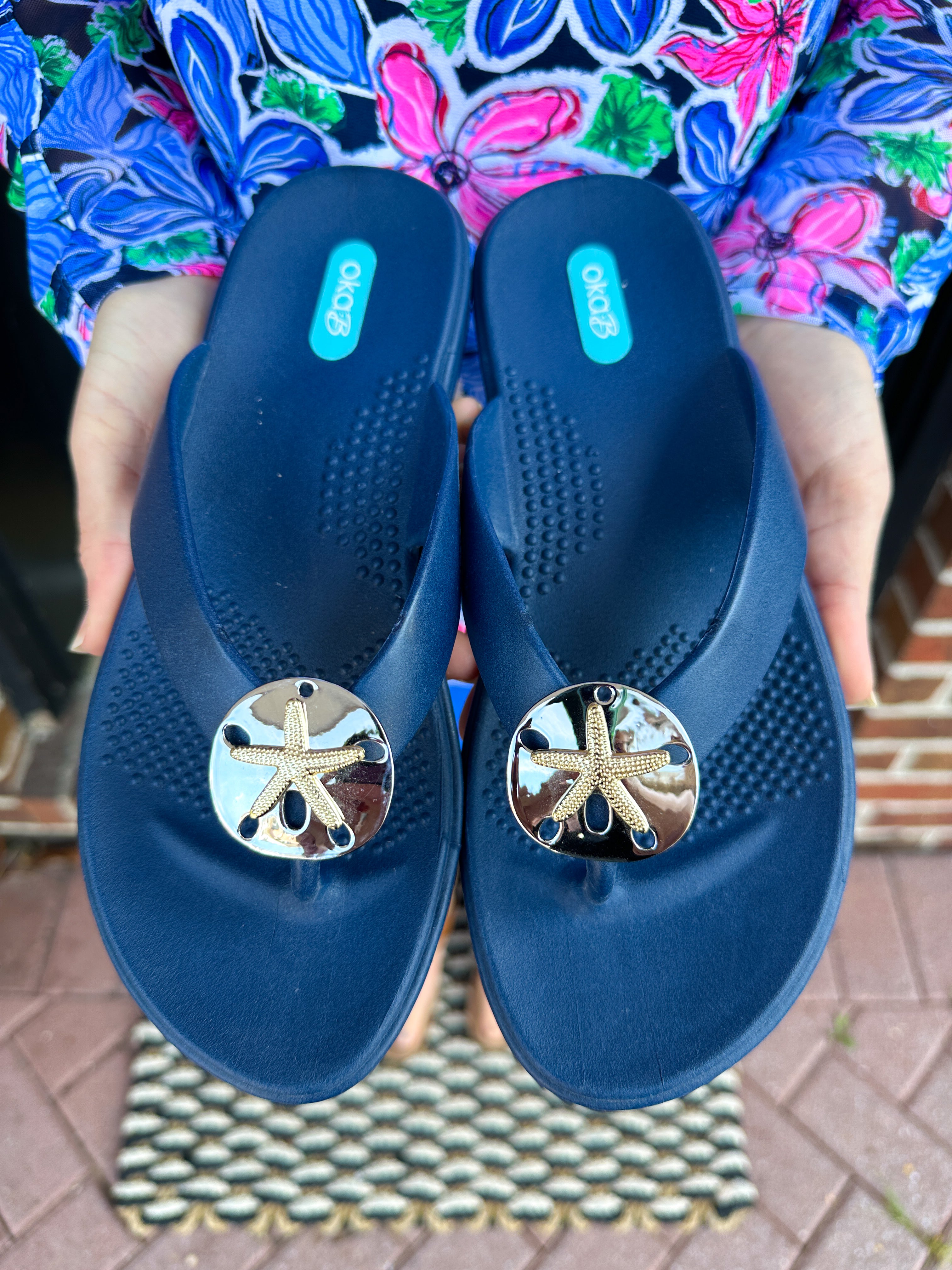 OkaB Navy Sand Dollar Sandals – Blooming Boutique