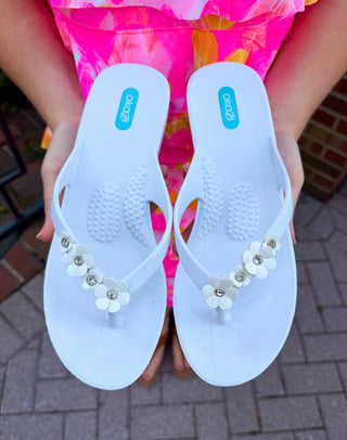 OkaB Loren White Flower Wedge Sandals