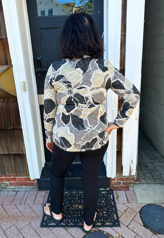 Escape by Habitat Fog Flower Laid Back V-neck Top